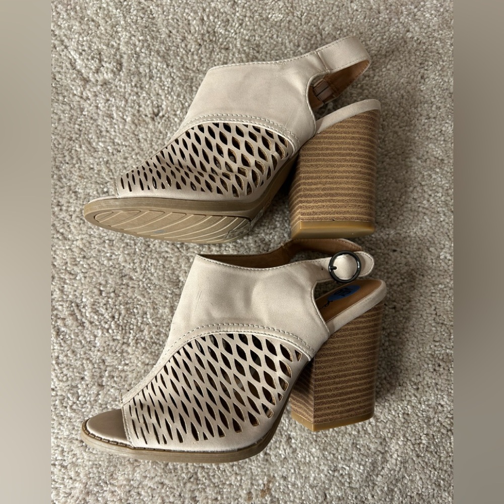 Qupid perforated peep top heeled shoe bootie  size 6.5